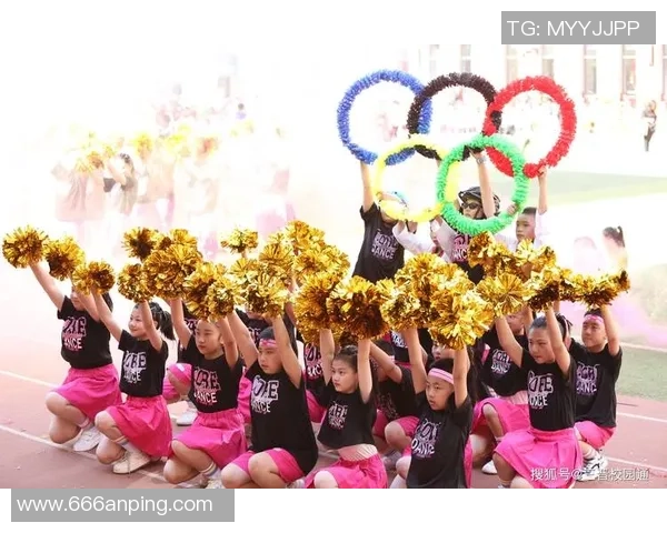 足球飘逸之美在于灵动与激情的完美结合与传递 足球飘逸之美在于灵动与激情的完美结合与传递